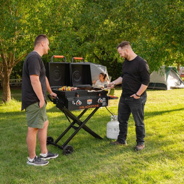 17" On-the-go Tailgater Grill & Griddle Combo - Image 14