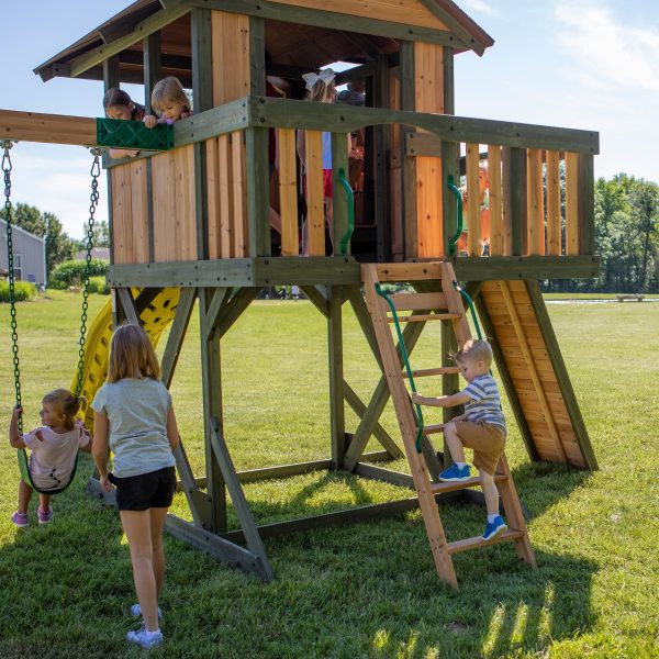 Eagles Nest Elite Swing Set - Image 32