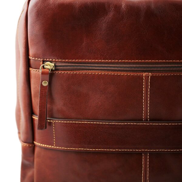 Ein eleganter und praktischer Rucksack: das große braune Rucksackmodell Cuoieria - Image 5