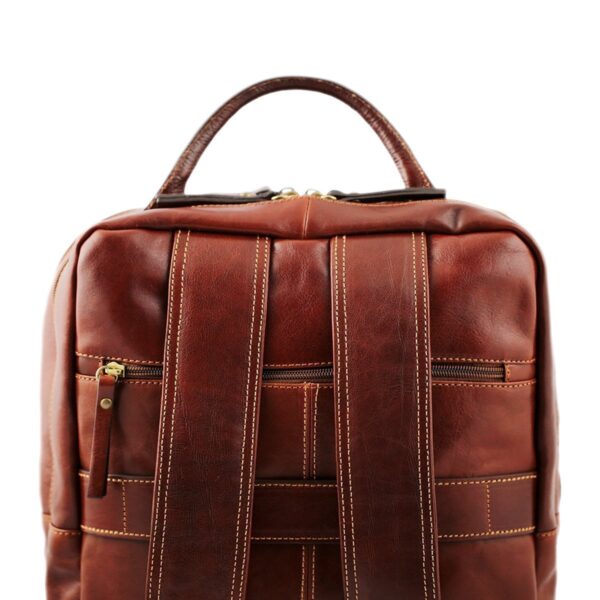 Ein eleganter und praktischer Rucksack: das große braune Rucksackmodell Cuoieria - Image 3